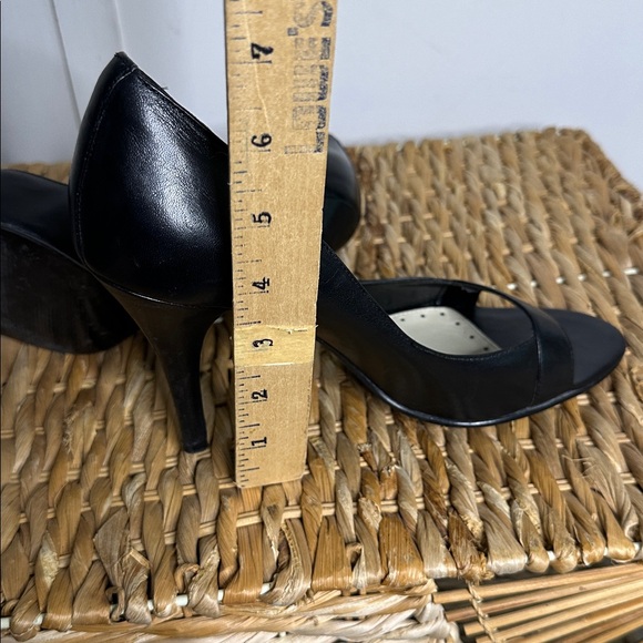 Enzo Angiolini‎ Classic Black Heels size 9 - Picture 5 of 5